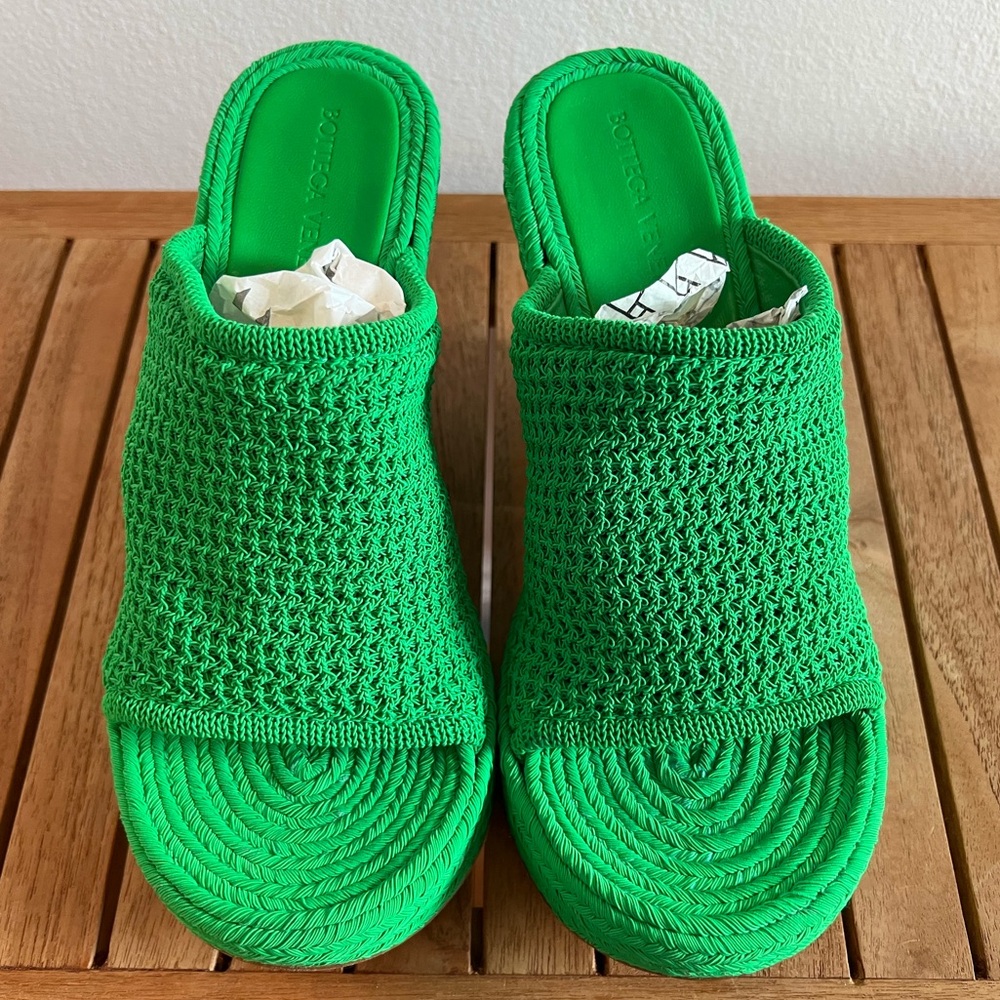 BOTTEGA VENETA GREEN KNIT WEDGE SANDALS 37